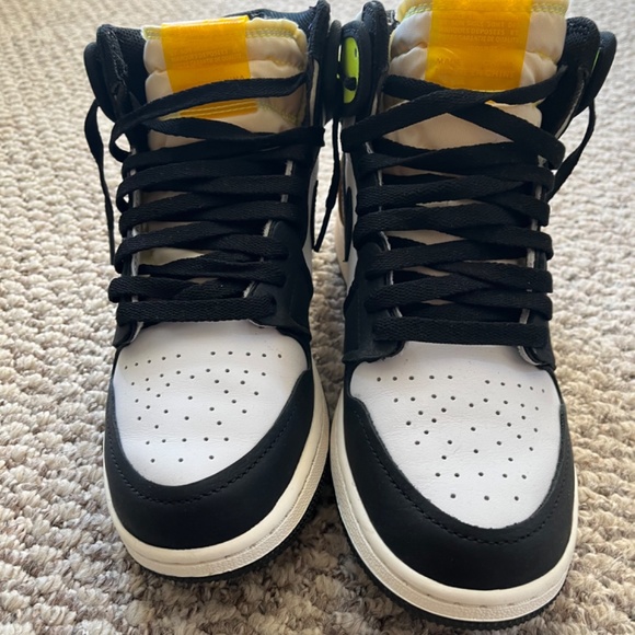 Air Jordan 1 High Volt University Gold Sz 6.5Y - Picture 7 of 7